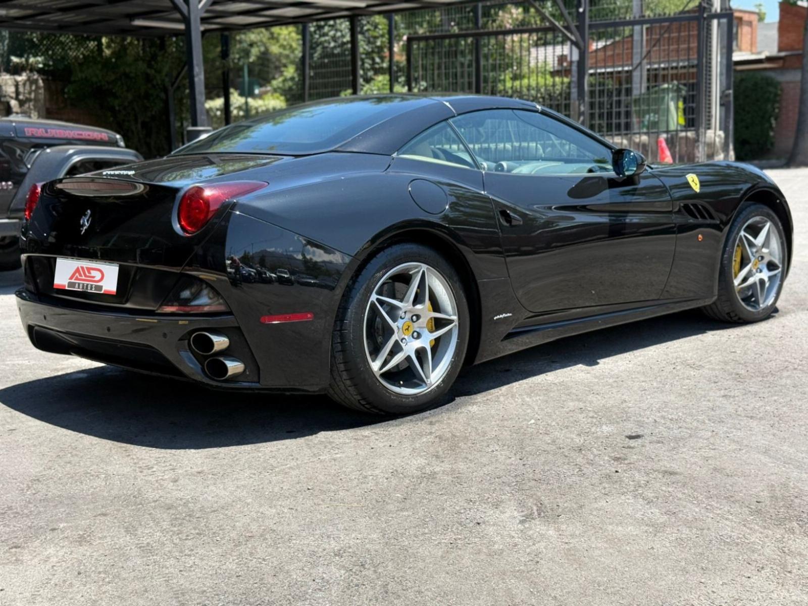 Ferrari CALIFORNIA F149 4.3 2011 - Foto 5 de 20