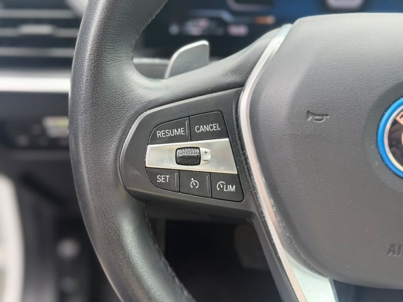 BMW 330 E HIBRIDO 2024 - Imagen 11 de 18