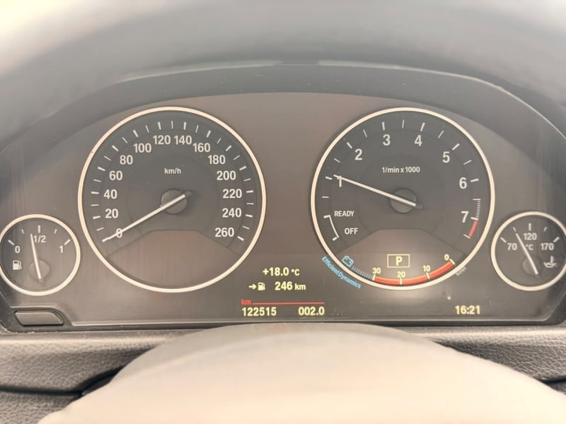 BMW 320 2.0 TURBO 2017 - Imagen 11 de 17