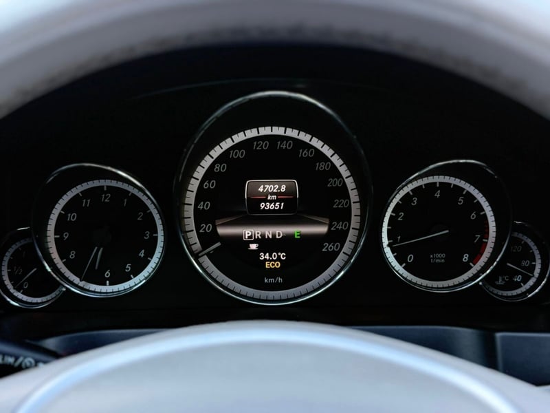 Mercedes-Benz E200 COUPE 2.0 TURBO 2014 - Imagen 11 de 18