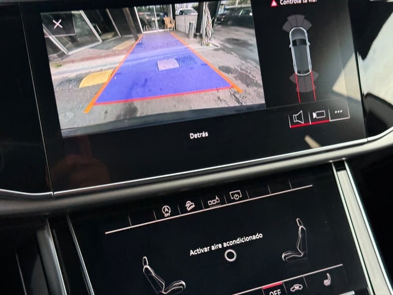 Audi Q8 55 TFSI 3.0 QUATTRO 2021 - Imagen 11 de 17