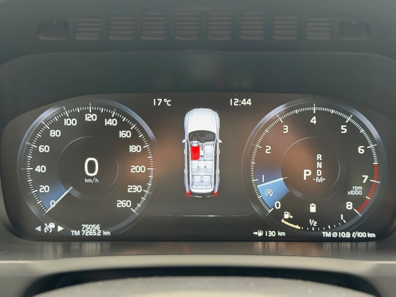 Volvo XC90 MOMENTUM II B6 AWD 2022 - Imagen 13 de 20