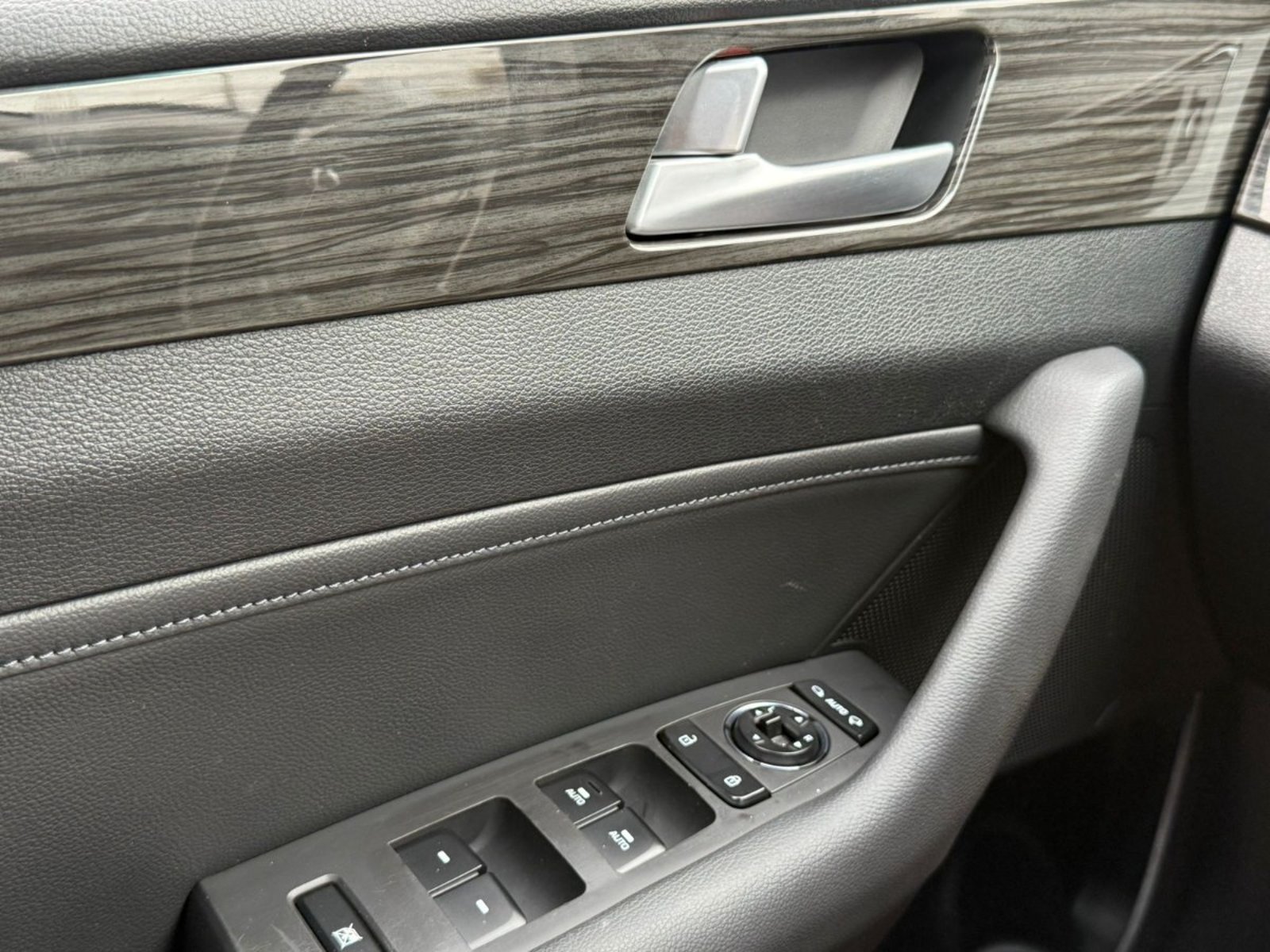 HYUNDAI SONATA GLS 2.0 AT 2016 - Imagen 14 de 19