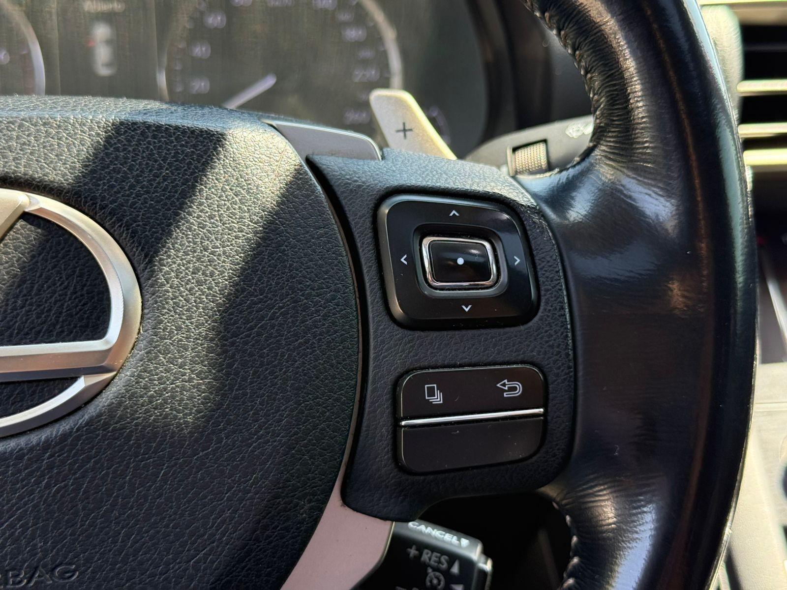 LEXUS IS 200 2.0 TURBO 2017 - Imagen 12 de 20