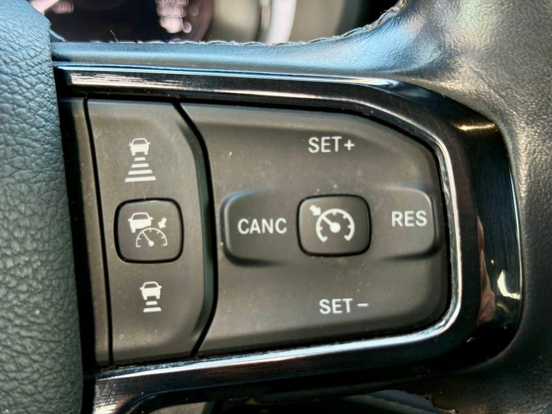 RAM 1500 LIMITED 4X4 2024 - Imagen 13 de 20