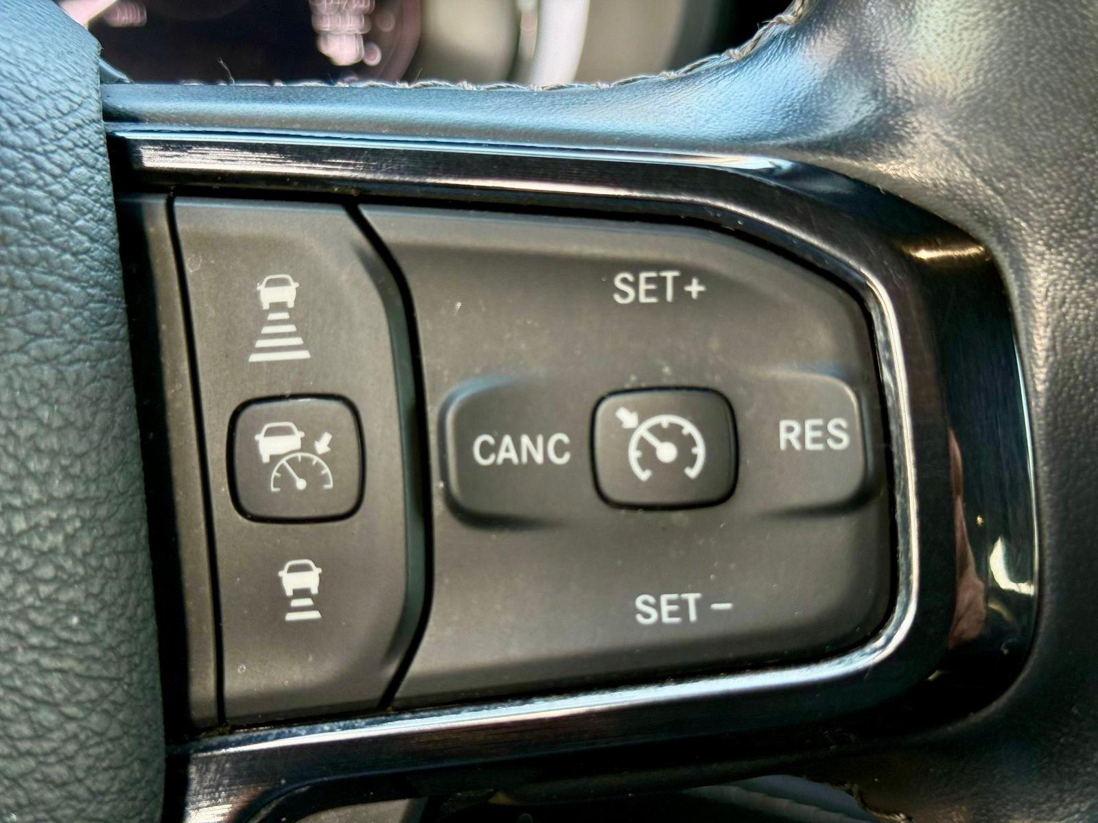 RAM 1500 LIMITED 4X4 2024 - Imagen 12 de 19