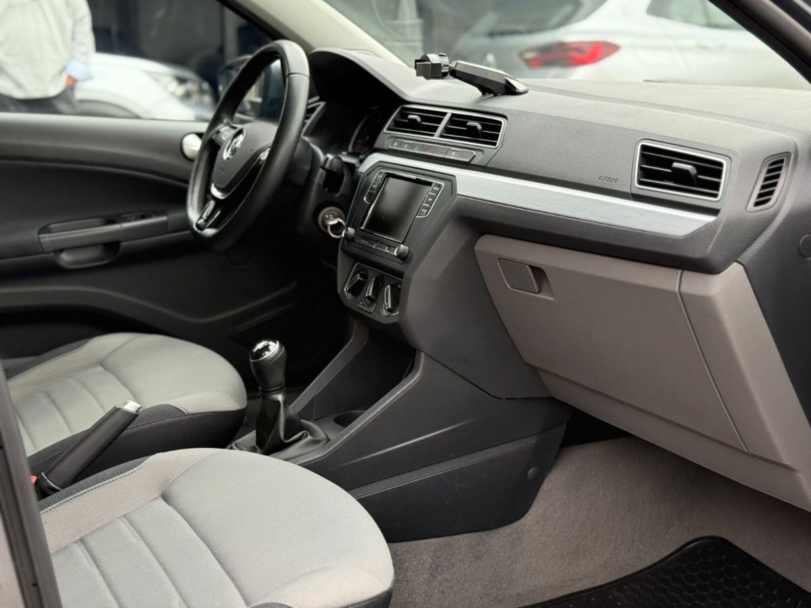 Volkswagen GOL HIGHLINE 1.6 MT 2020 - Imagen 10 de 17