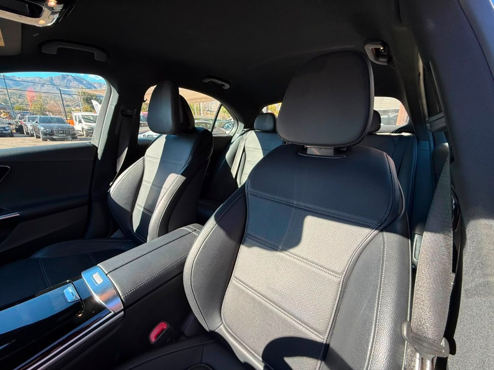 Mercedes-Benz C200 2023 - Imagen 16 de 19