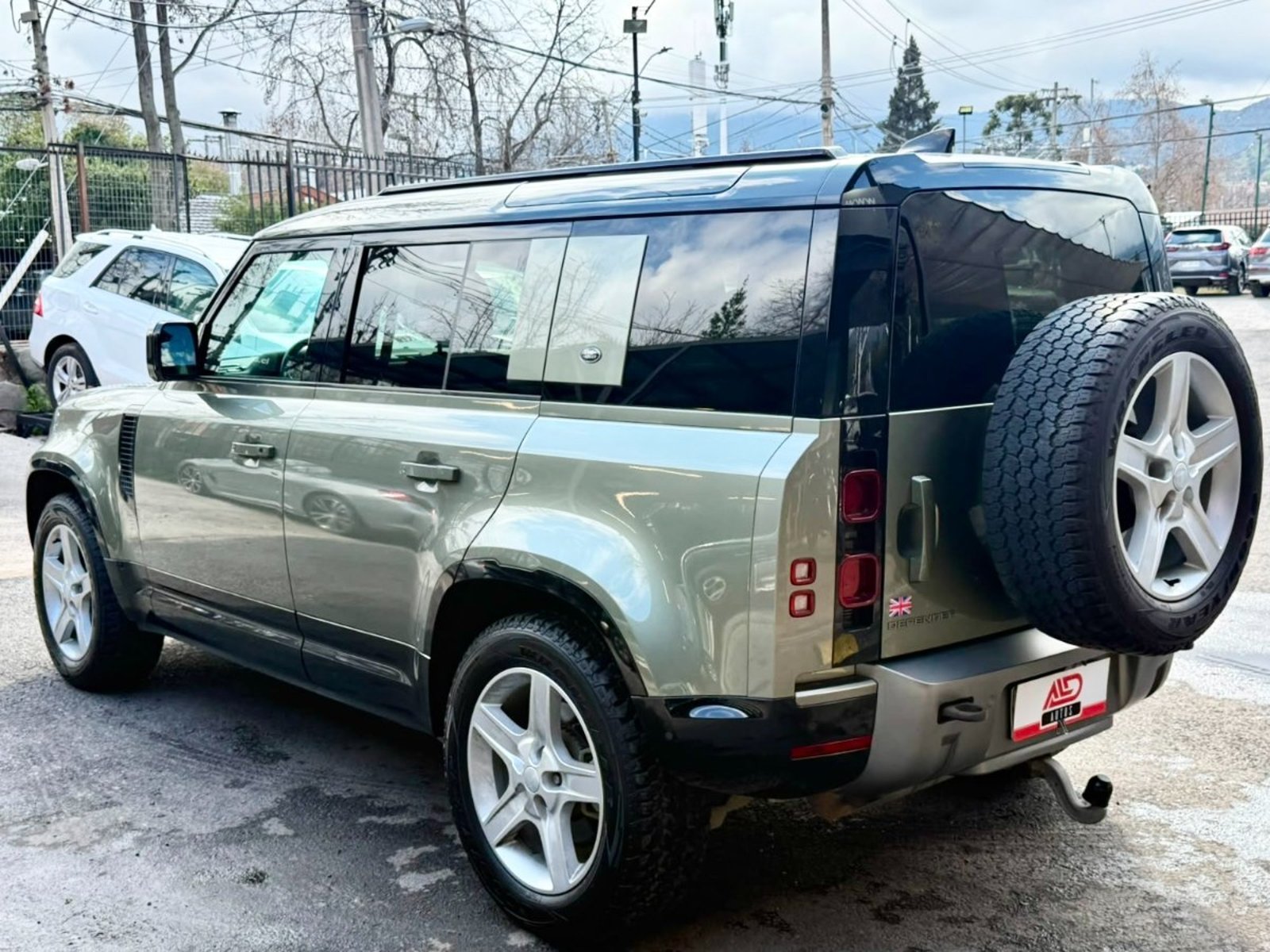 Land Rover DEFENDER 110 X DYNAMIC 3.0 2023 - Imagen 6 de 17