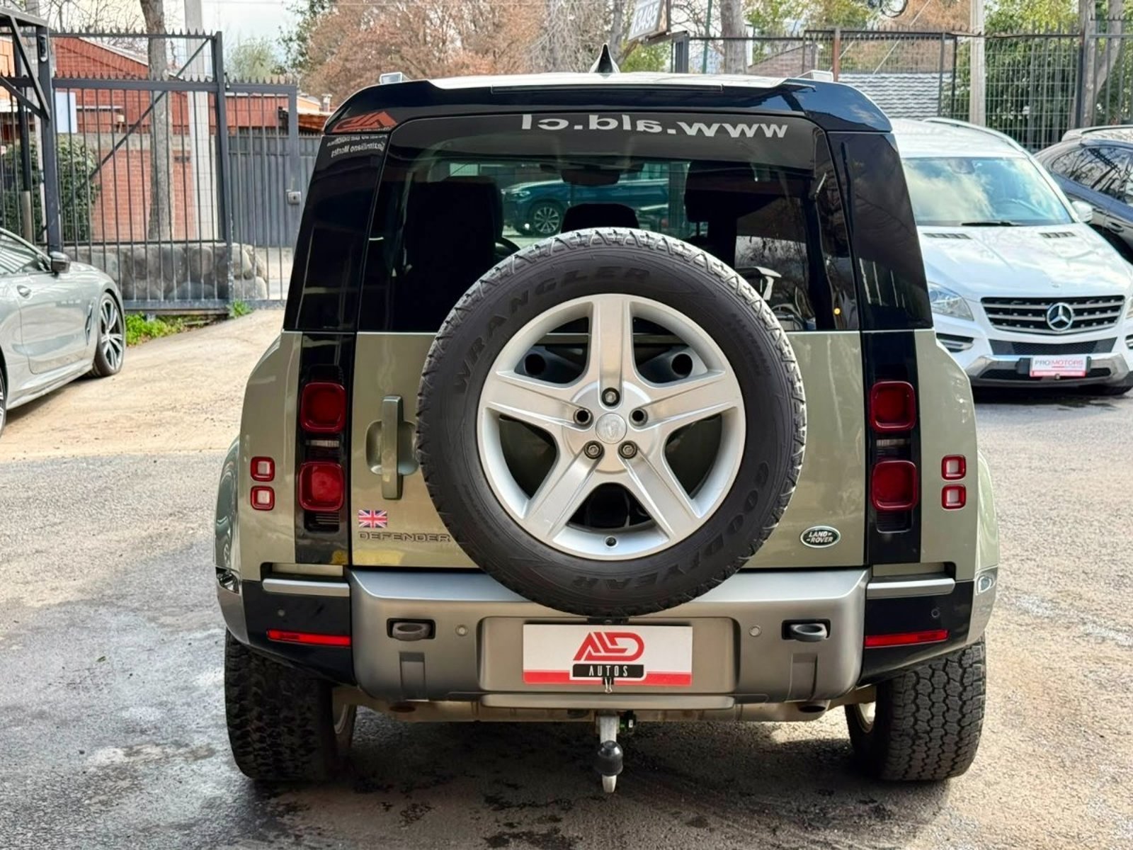 Land Rover DEFENDER 110 X DYNAMIC 3.0 2023 - Imagen 5 de 17