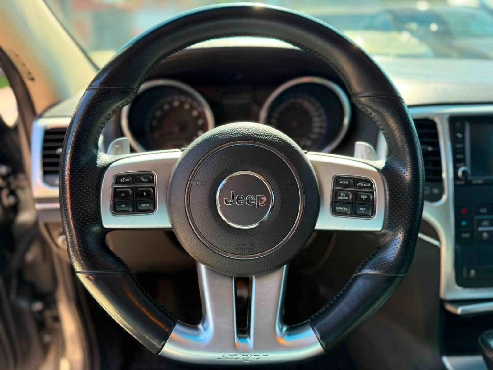Jeep GRAND CHEROKEE SRT8 6.4 2013 - Imagen 9 de 18