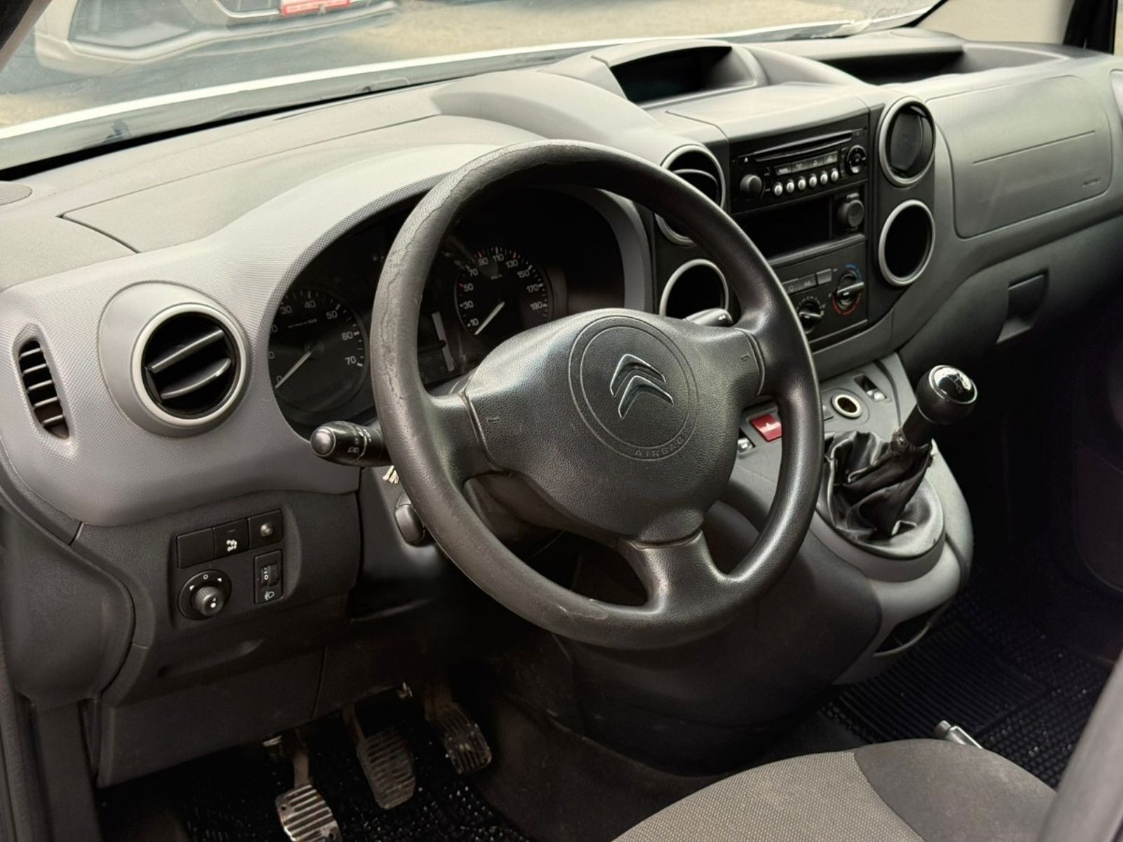 CITROËN BERLINGO 1.6 DIÉSEL 2018 - Imagen 7 de 17