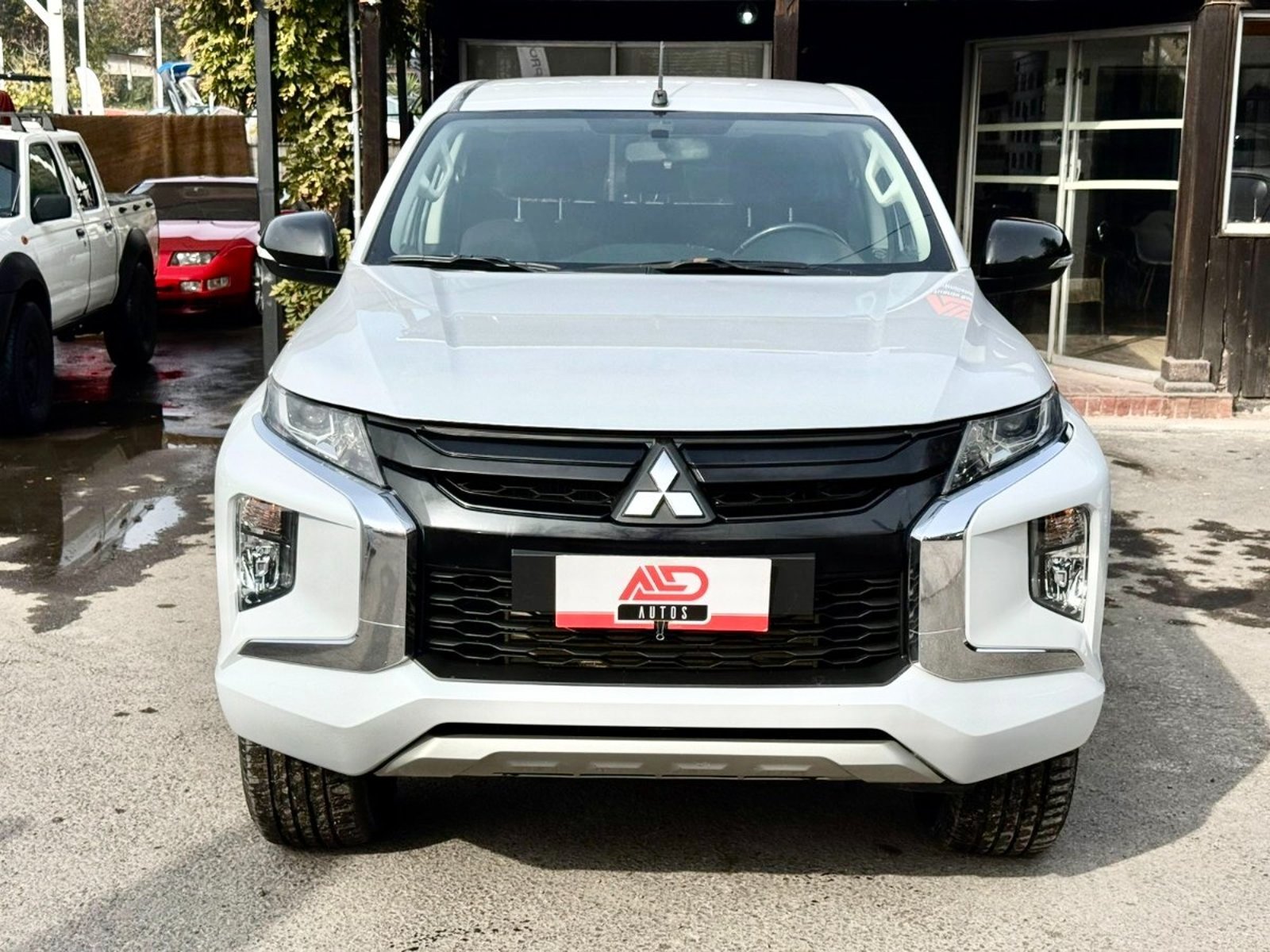 Mitsubishi L200 DAKAR 4X4 AT 2.4 DIESEL 2023 - Foto 2 de 17