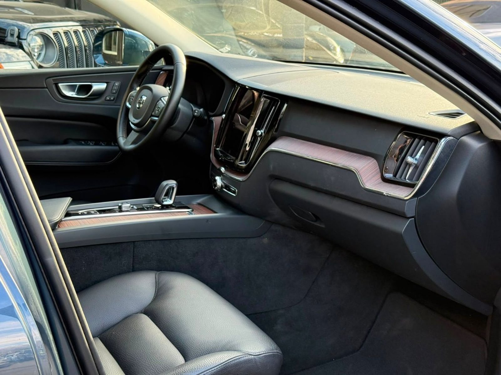 Volvo XC60 2.0 B5 AWD 2024 - Imagen 9 de 20
