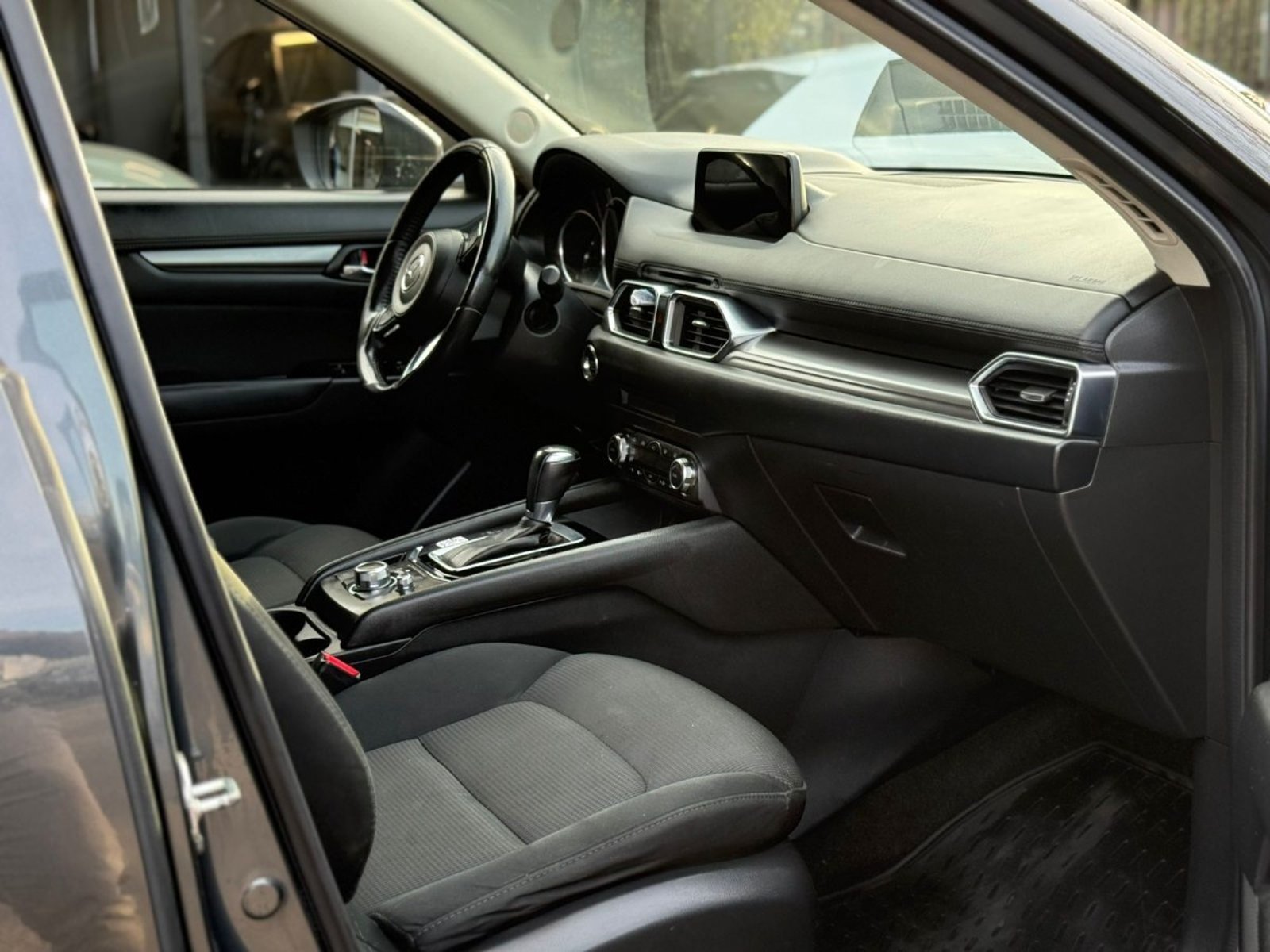 MAZDA CX-5 R 2.0 AT 2018 - Imagen 14 de 16