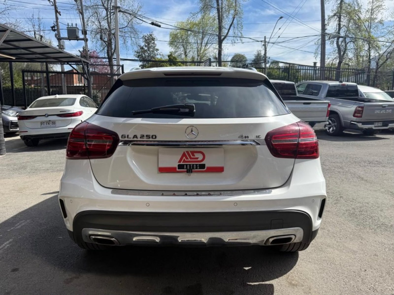 Mercedes-Benz GLA 250 4MATIC 2.0 2020 - Foto 5 de 14