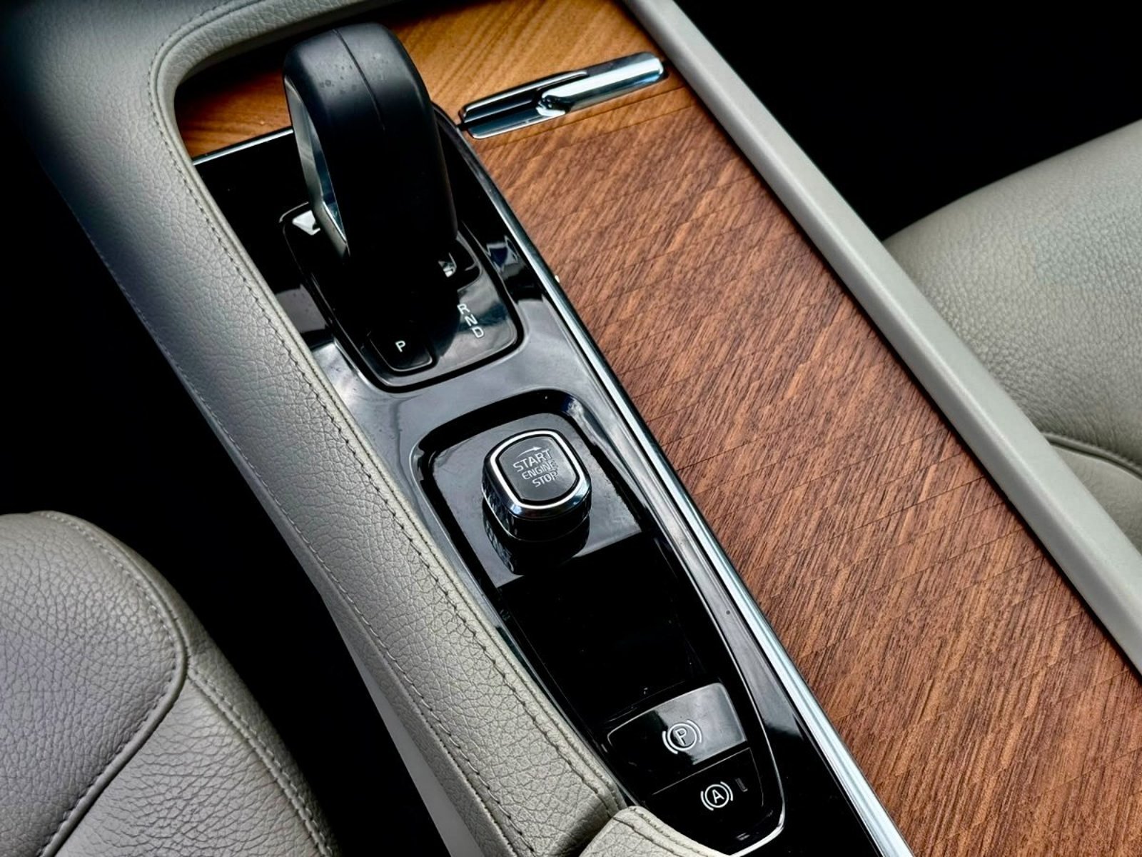 Volvo XC90 B5 AWD 2.0 2022 - Imagen 14 de 18