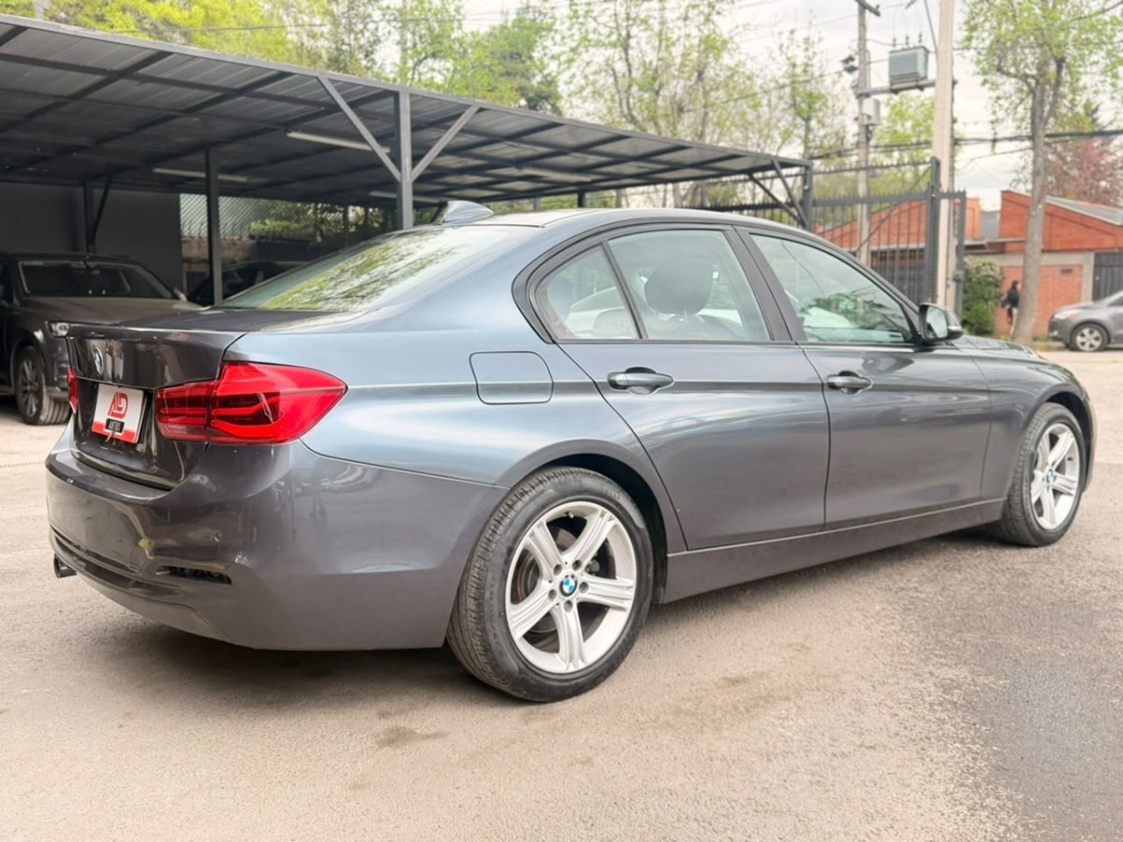 BMW 320 2.0 TURBO 2017 - Foto 4 de 17