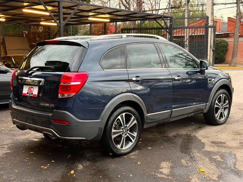 Chevrolet CAPTIVA LTZ DIESEL AWD AT 2017 - Imagen 4 de 19