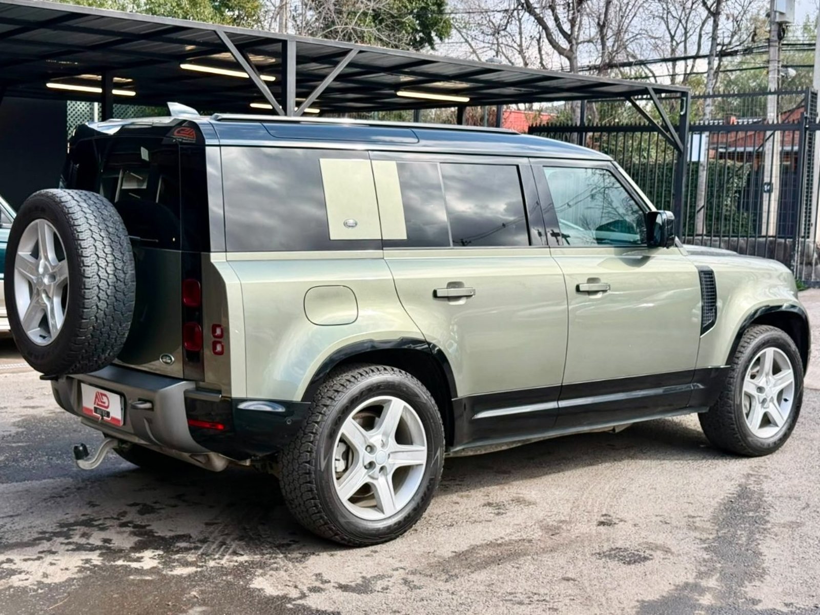Land Rover DEFENDER 110 X DYNAMIC 3.0 2023 - Foto 4 de 17