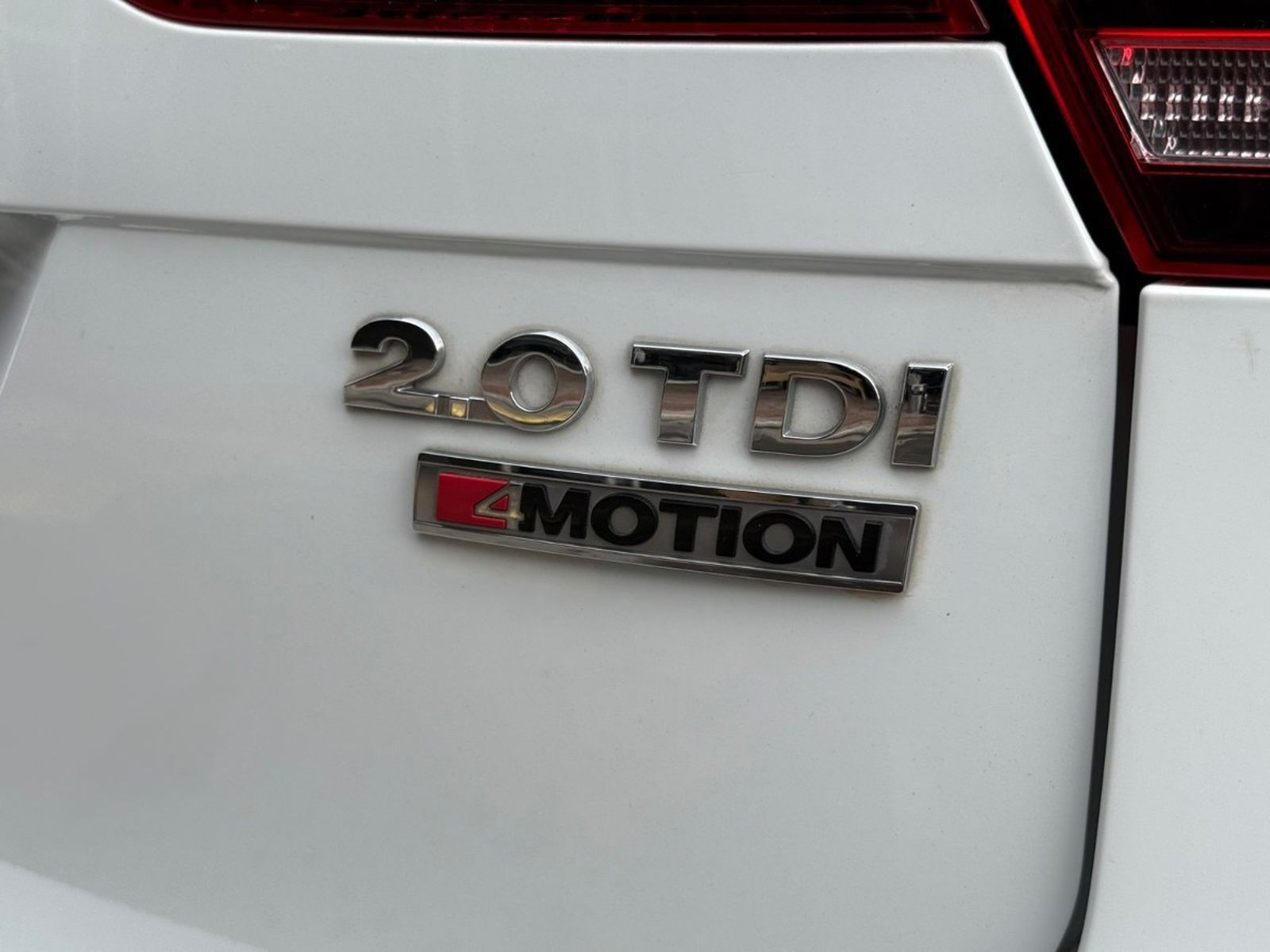 VOLKSWAGEN TIGUAN 2.0 TDI 4MOTION 2019 - Imagen 7 de 18