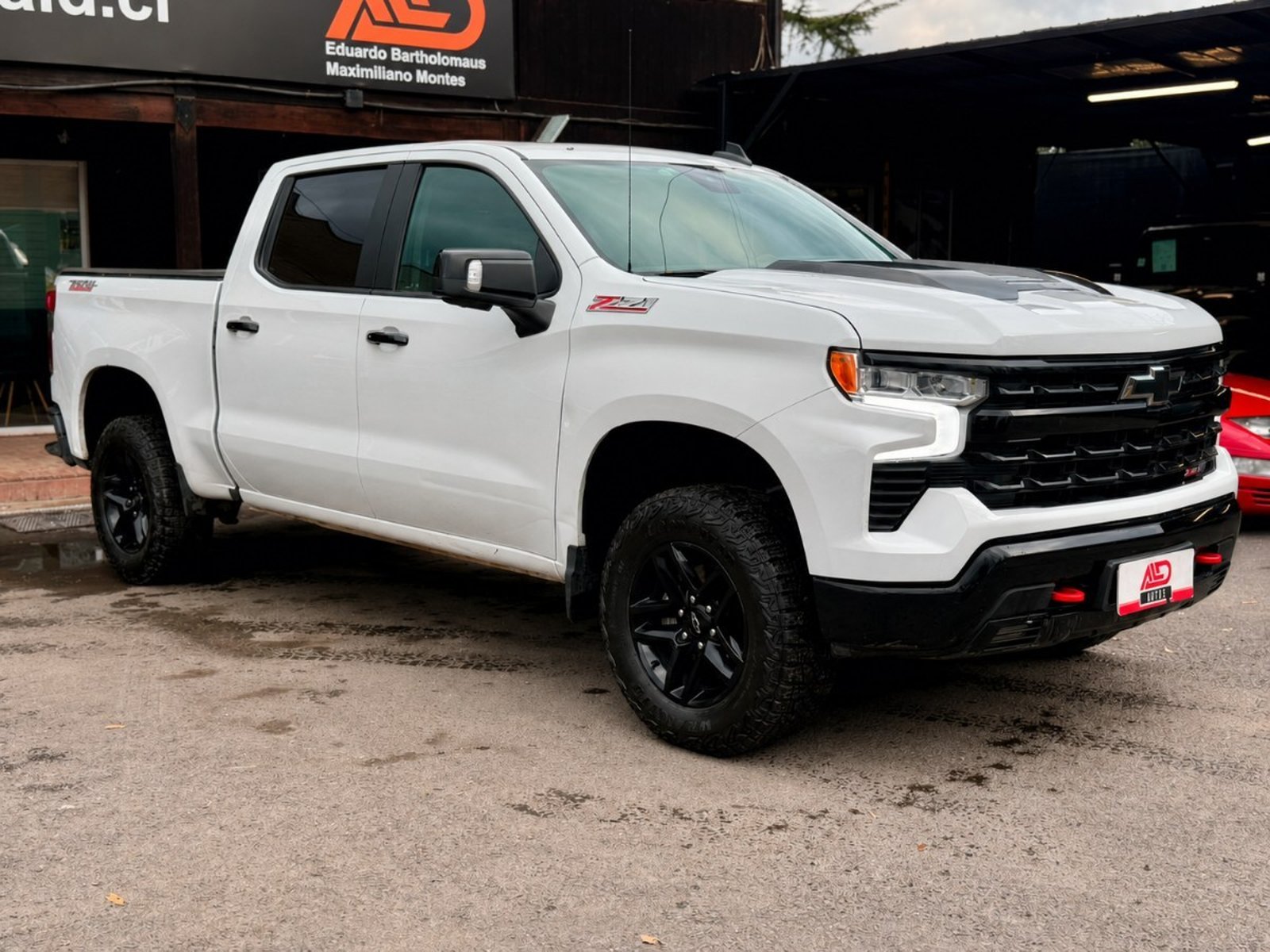 Chevrolet SILVERADO LT TRAIL BOSS 5.3 2023 - Imagen 3 de 14