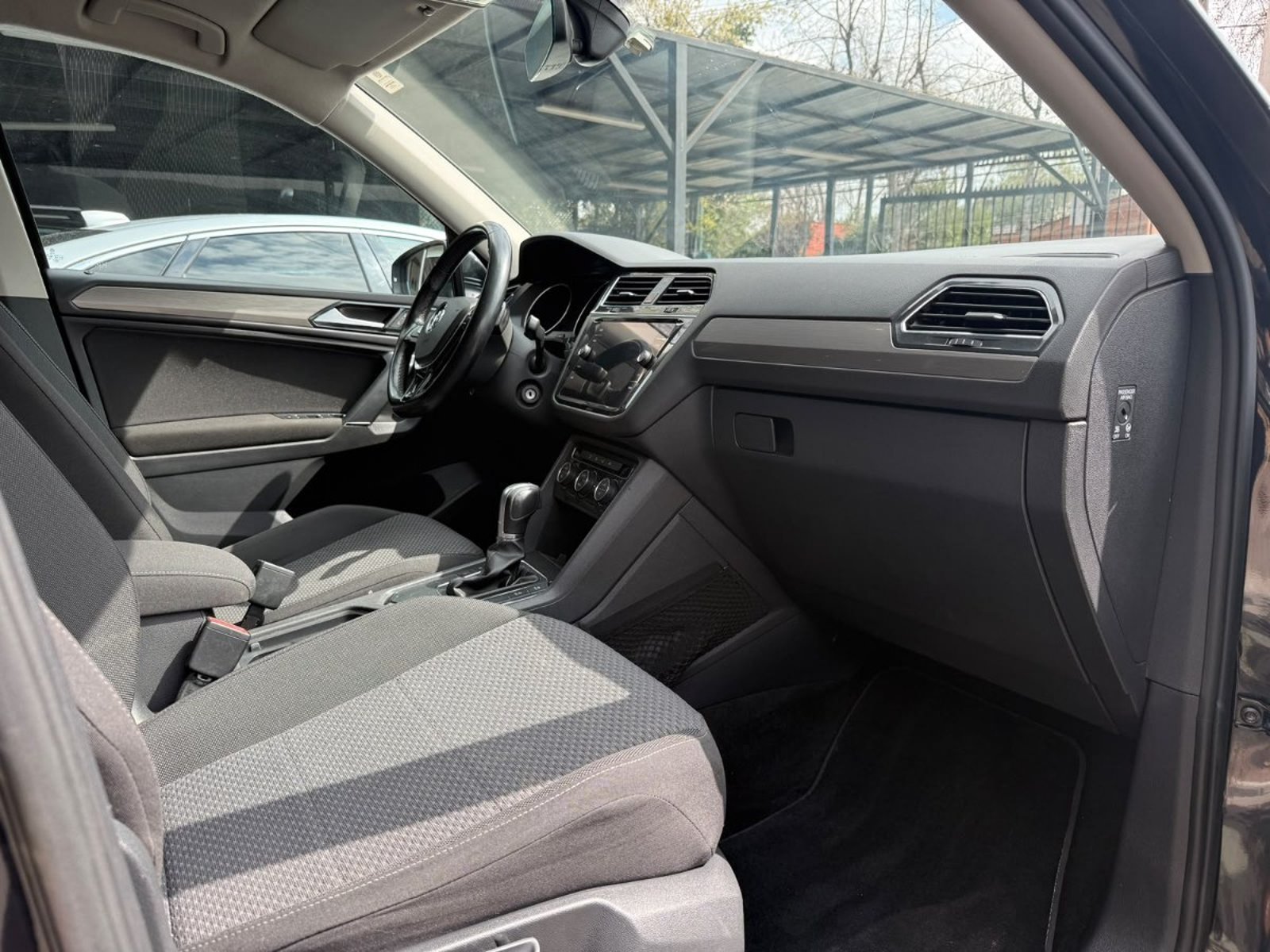 Volkswagen TIGUAN COMFORTLINE 1.4 AT 2018 - Imagen 8 de 15
