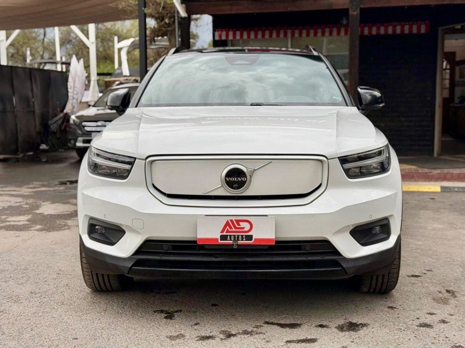 Volvo XC40 P8 PRESTIGE 2022 - Foto 2 de 15