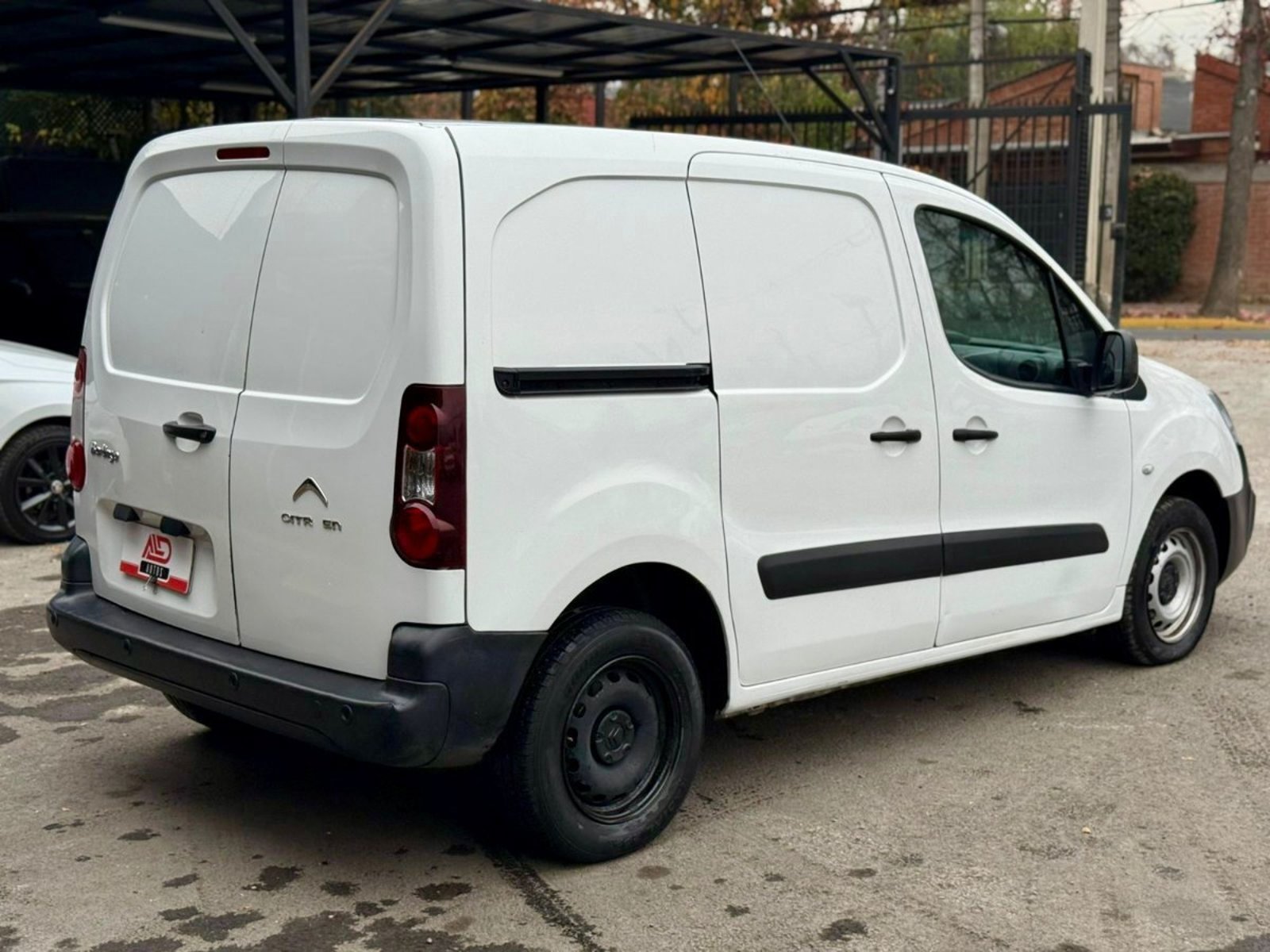 CITROËN BERLINGO 1.6 DIÉSEL 2018 - Imagen 4 de 17