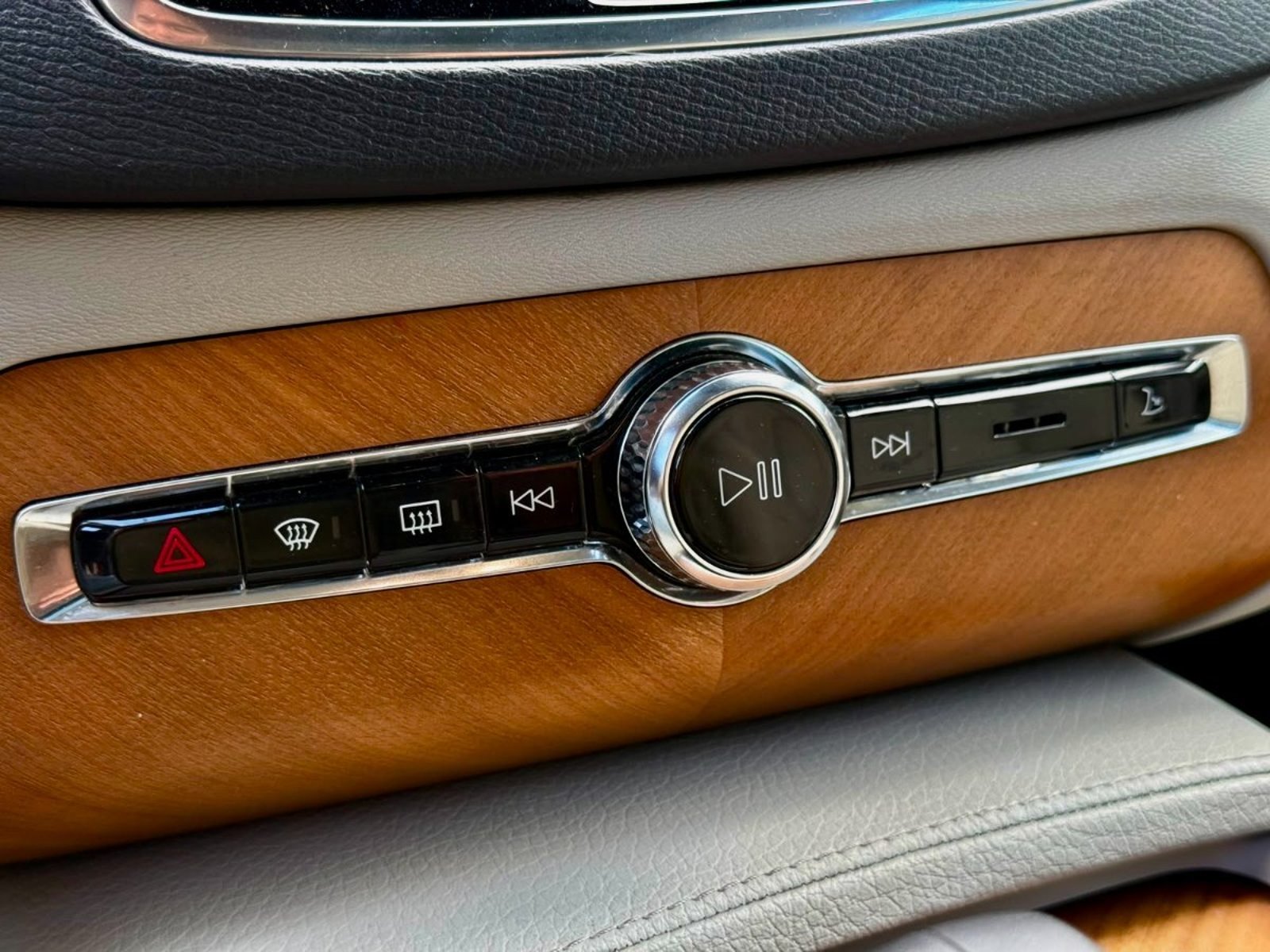 Volvo XC90 B5 AWD 2.0 2022 - Imagen 13 de 18