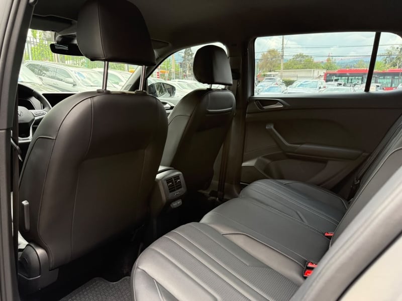 Volkswagen T-CROSS HIGHLINE SPORT 200 TSI 1.0 T 2026 - Imagen 15 de 16