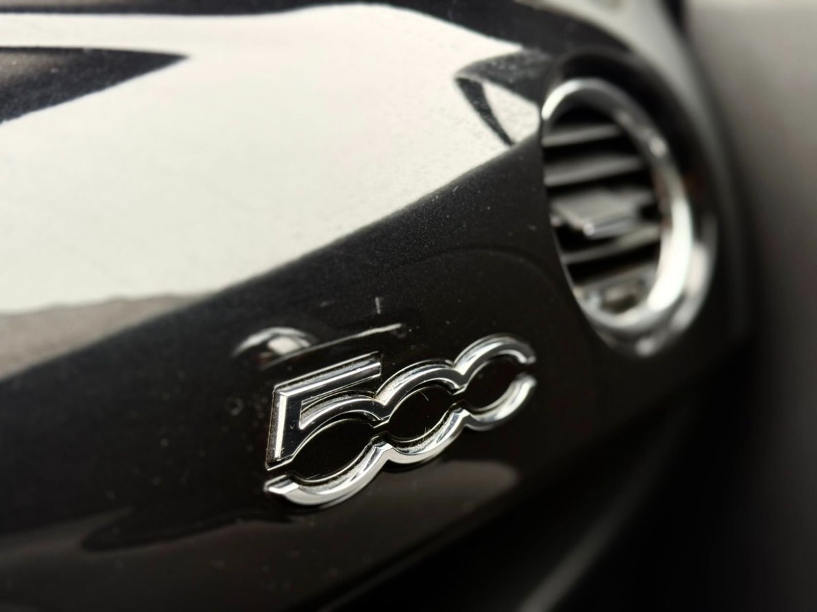 FIAT 500 1.2 AT 2016 - Imagen 13 de 15