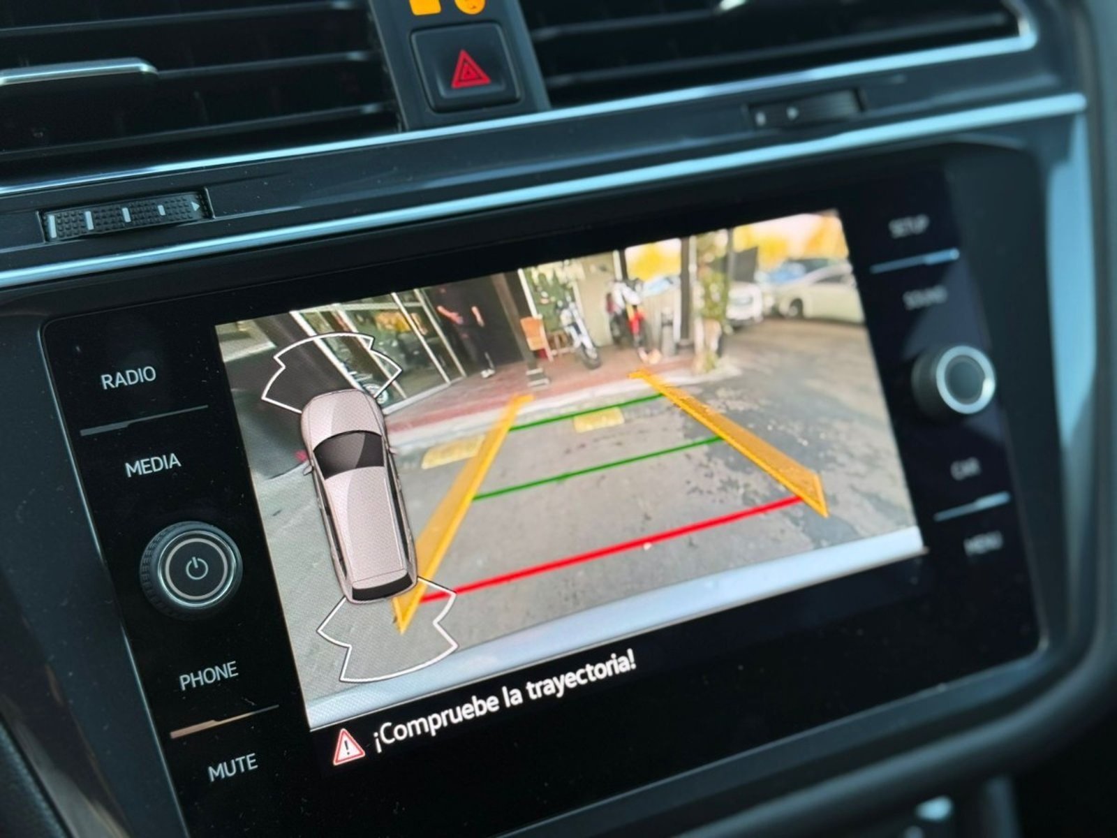 VOLKSWAGEN TIGUAN COMFORTLINE 1.4T 2022 - Imagen 11 de 15