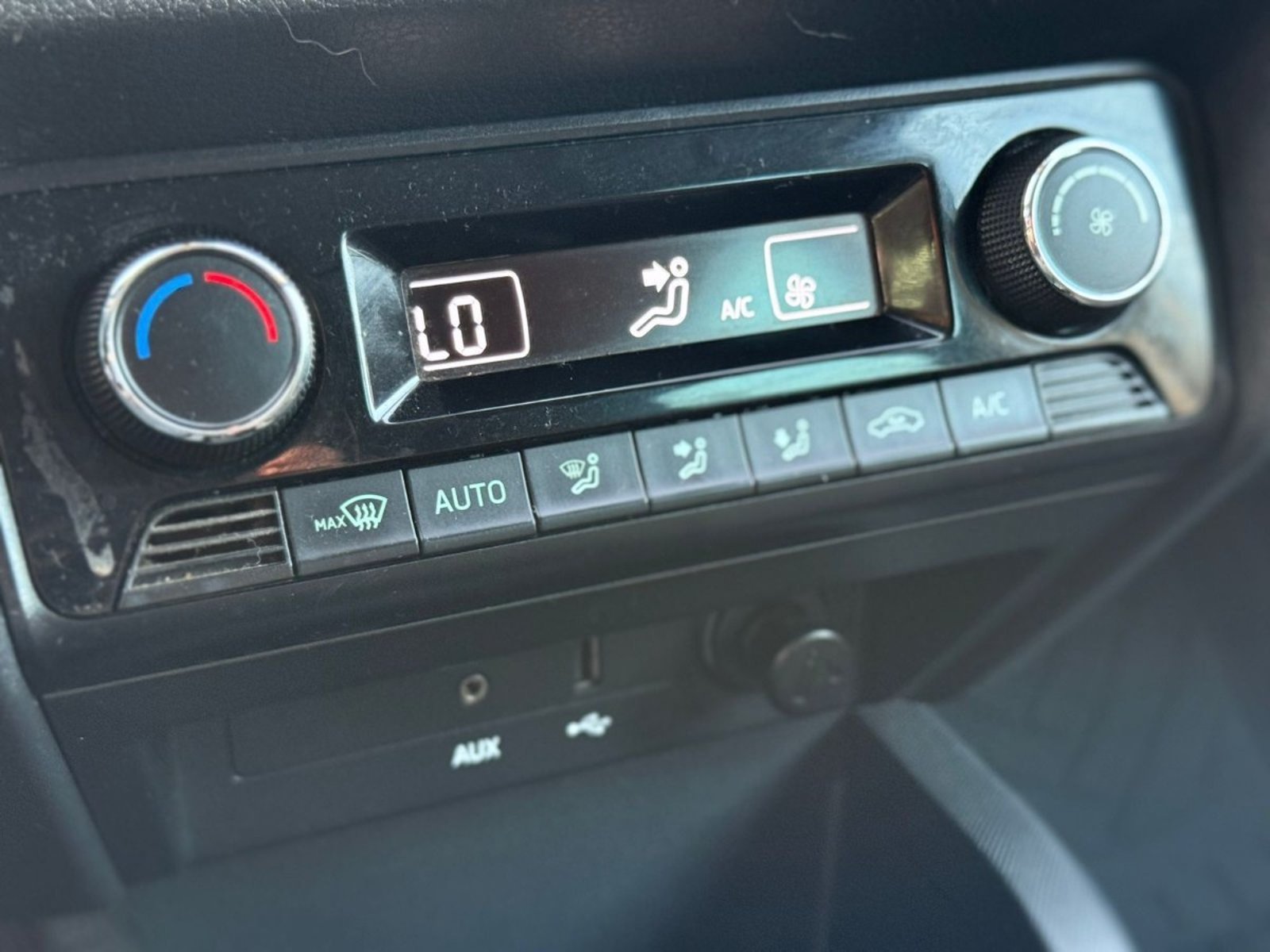 SKODA FABIA TDI 1.4 MT 2018 - Imagen 13 de 17