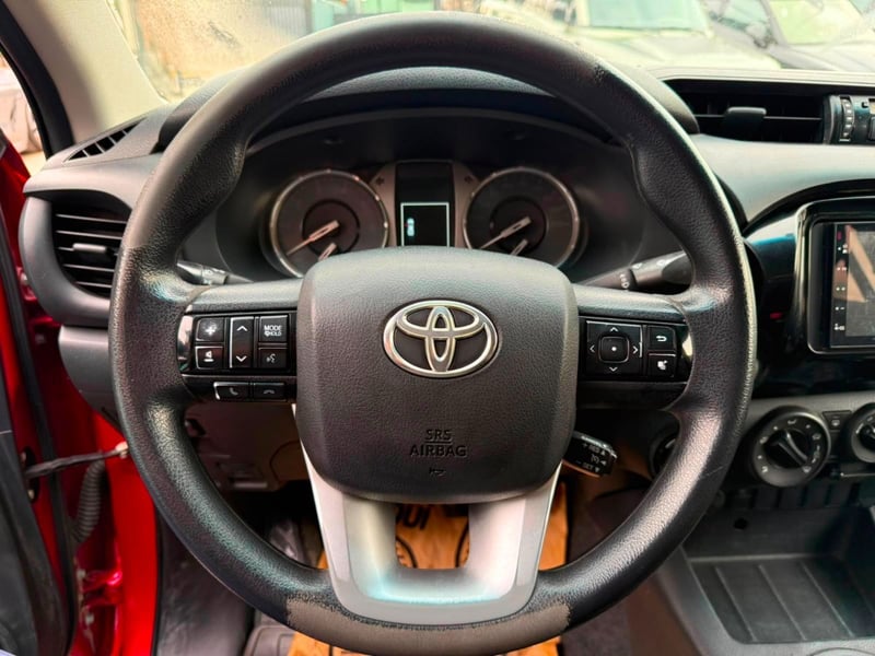 Toyota HILUX DX 4X4 MT 2.4 DIESEL 2023 - Imagen 11 de 18