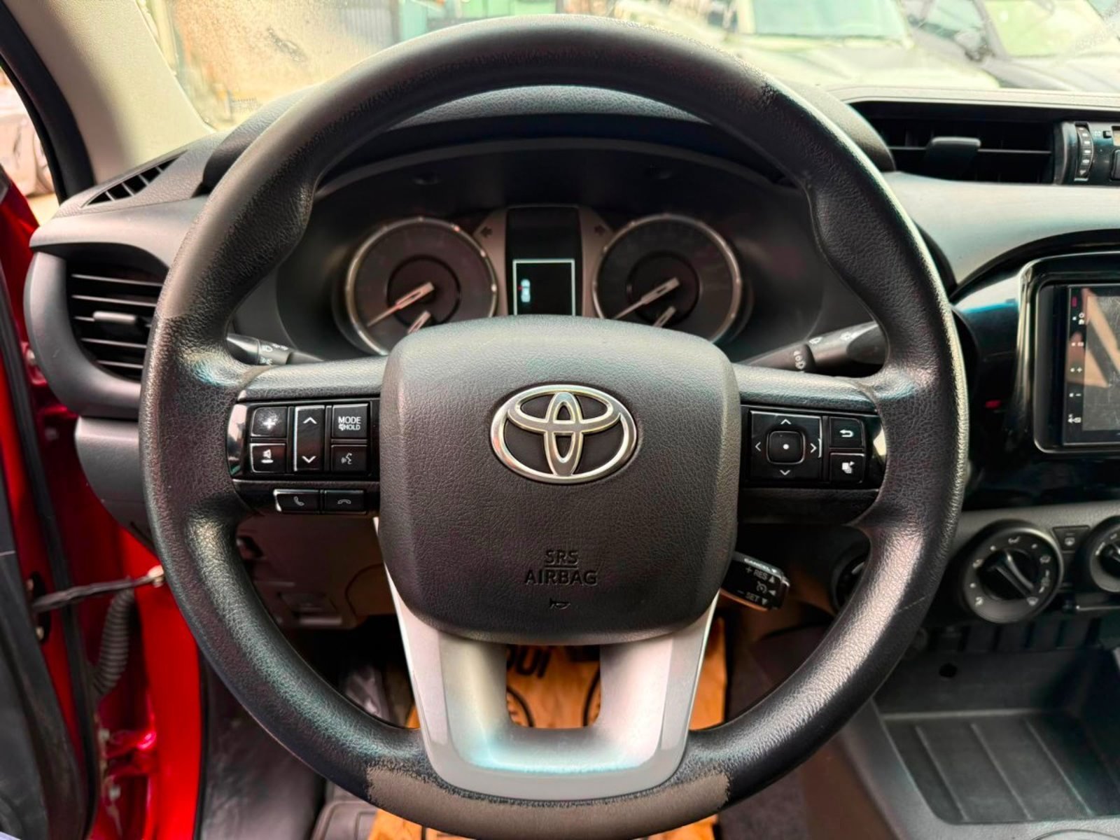 Toyota HILUX DX 4X4 MT 2.4 2023 - Imagen 10 de 17