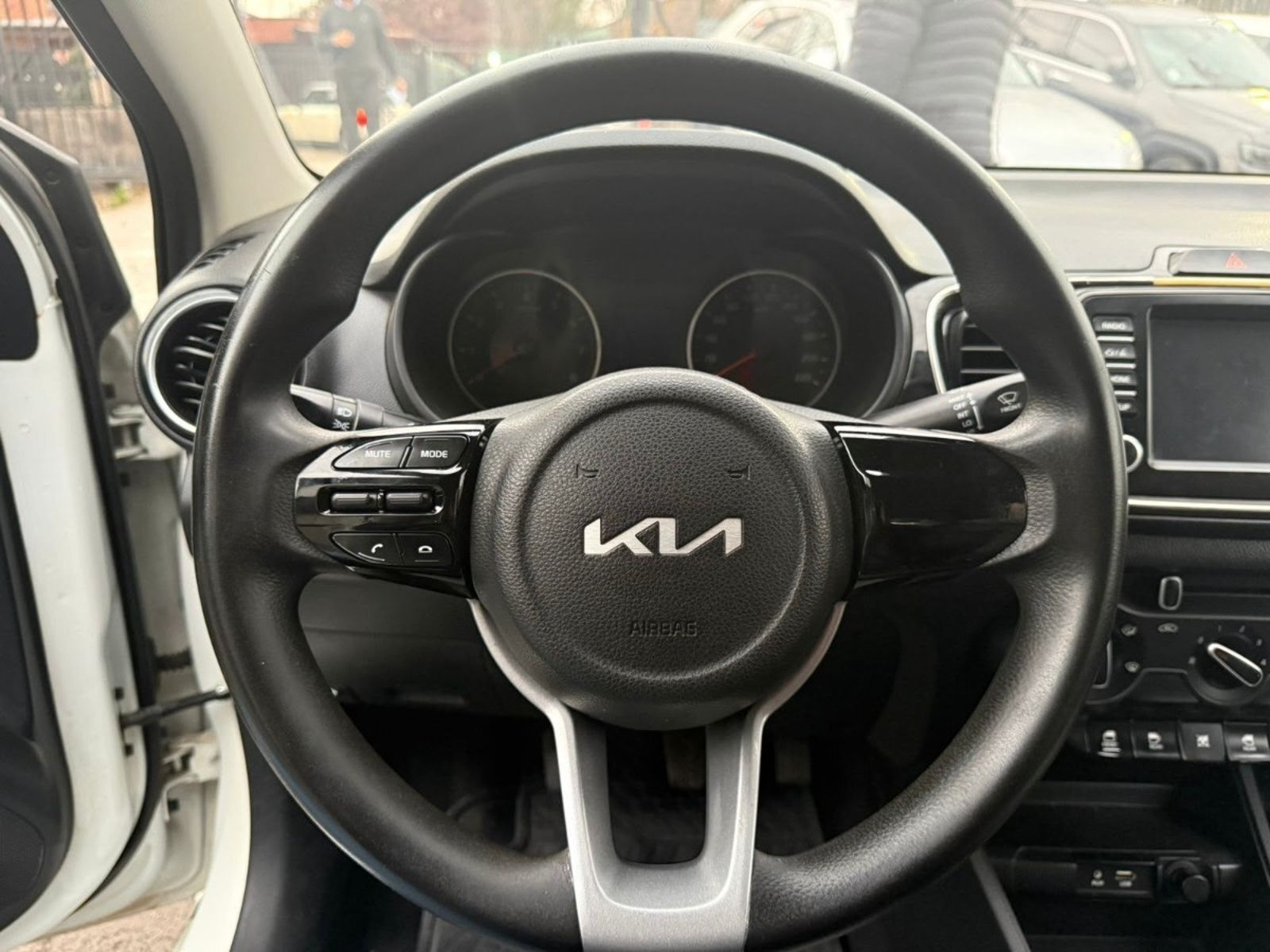 KIA SOLUTO LX 1.4 MT 2022 - Imagen 9 de 14