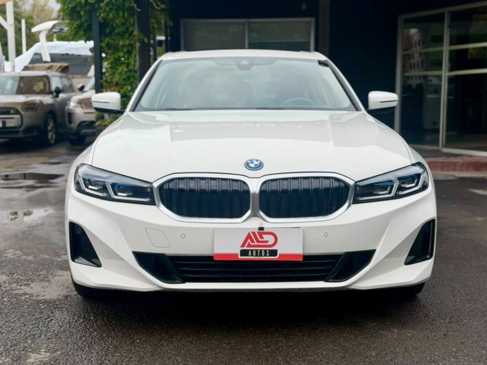 BMW 330 E HIBRIDO 2024 - Foto 2 de 18