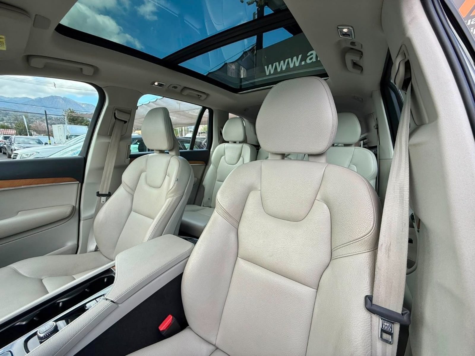 Volvo XC90 B5 AWD 2.0 2022 - Imagen 16 de 18