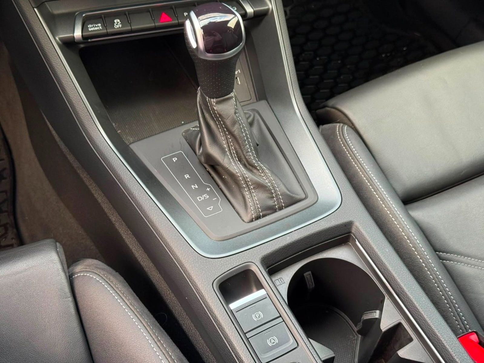 Audi Q3 35 TFSI S LINE 2023 - Imagen 15 de 18