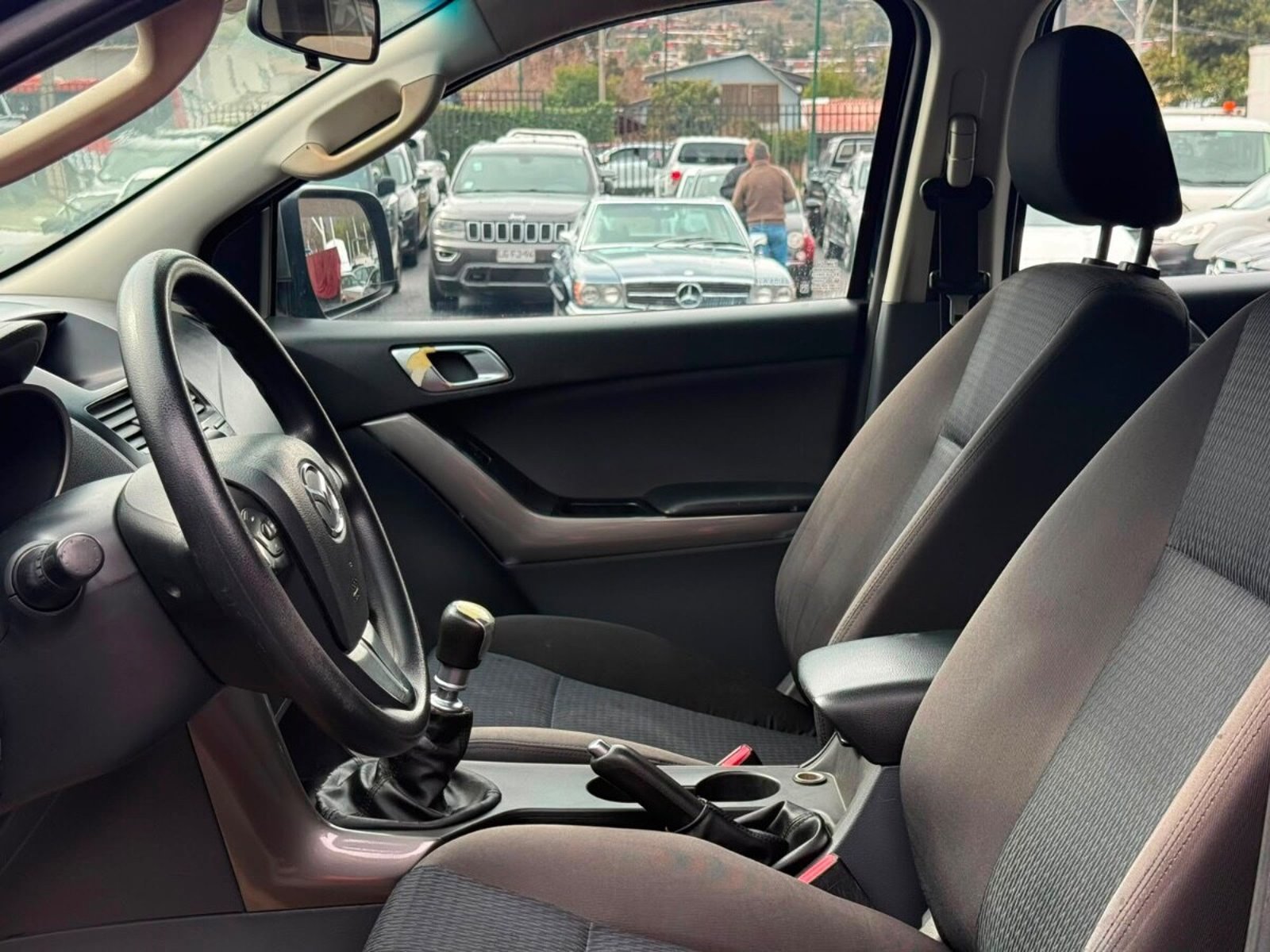 Mazda BT-50 2.2 DIESEL 4X2 MT 2019 - Imagen 8 de 17