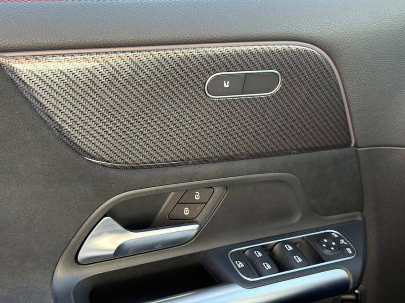 Mercedes-Benz GLA 200 2024 - Imagen 14 de 16