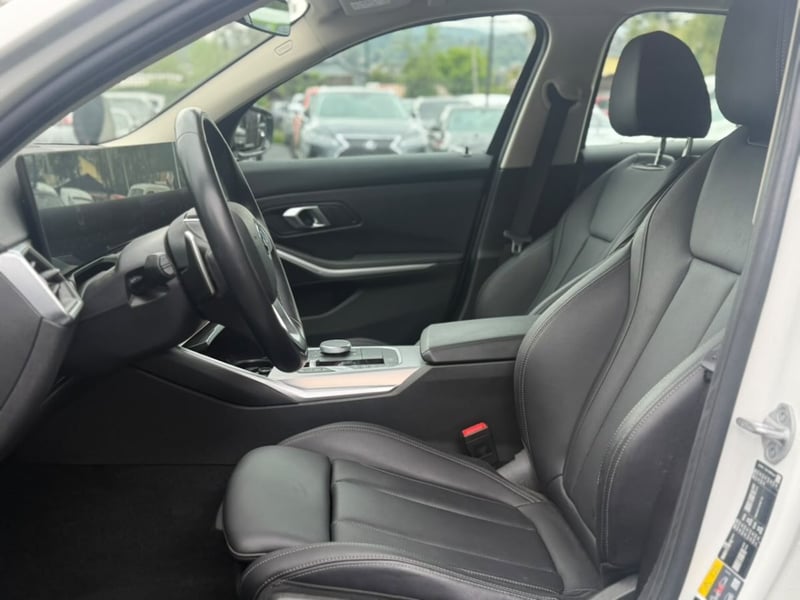 BMW 330 E HIBRIDO 2024 - Imagen 8 de 18