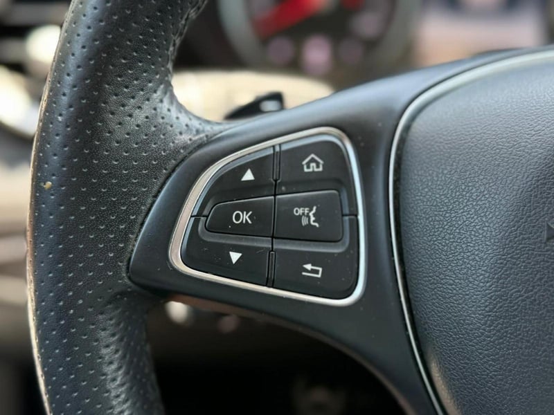 Mercedes-Benz GLC 220D 4MATIC DIESEL 2018 - Imagen 11 de 19
