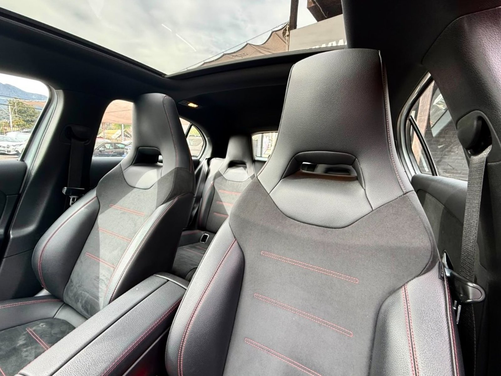 Mercedes-Benz A200 AMG LINE 2.0 2021 - Imagen 17 de 19