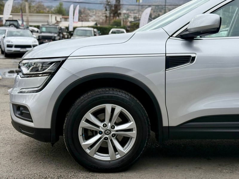 Renault KOLEOS DYNAMIQUE CVT 2.5 2019 - Imagen 7 de 17