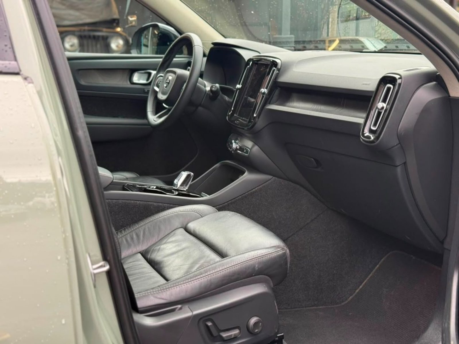 Volvo XC40 T5 HYBRID R DESING 1.5T 2023 - Imagen 9 de 18