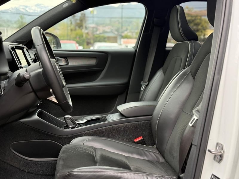 Volvo XC40 P8 PRESTIGE 2022 - Imagen 8 de 15