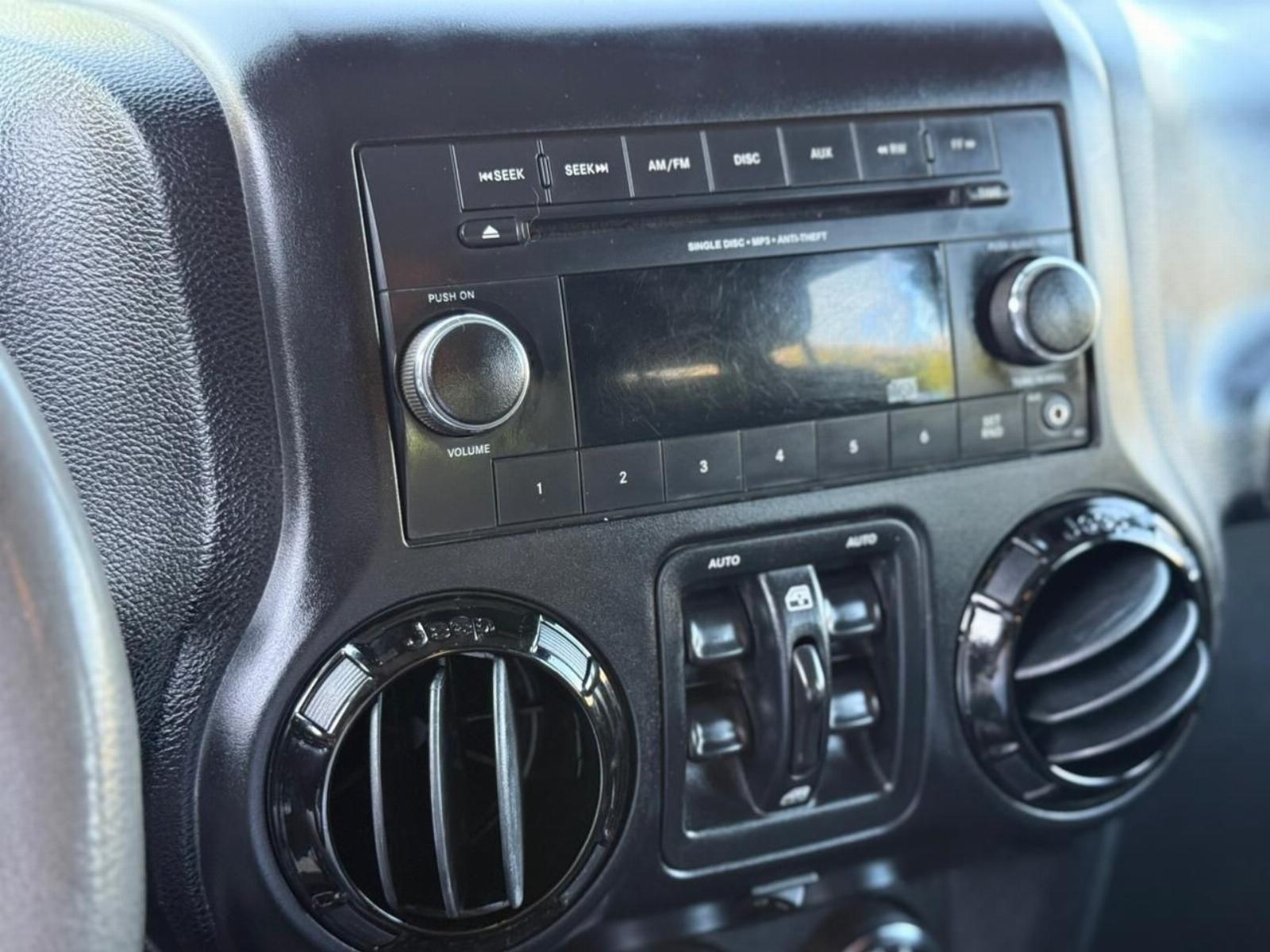 JEEP WRANGLER UNLIMITED SPORT 2013 - Imagen 15 de 20