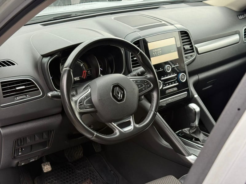 Renault KOLEOS DYNAMIQUE CVT 2.5 2019 - Imagen 8 de 17